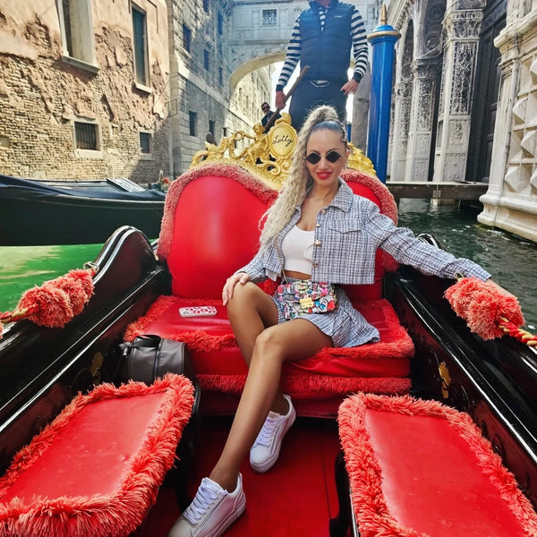 Последвайте ни в Instagram